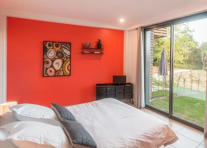 Plein Soleil Avec Jacuzzi Privatif Et Parking Prive Apartment Sarlat-la-Caneda