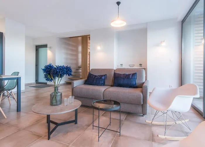Apartment Plein Soleil Avec Jacuzzi Privatif Et Parking Prive