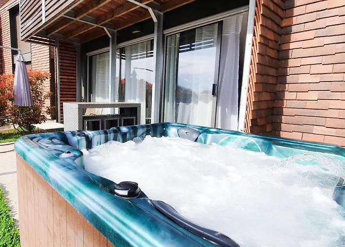 Plein Soleil Avec Jacuzzi Privatif Et Parking Prive