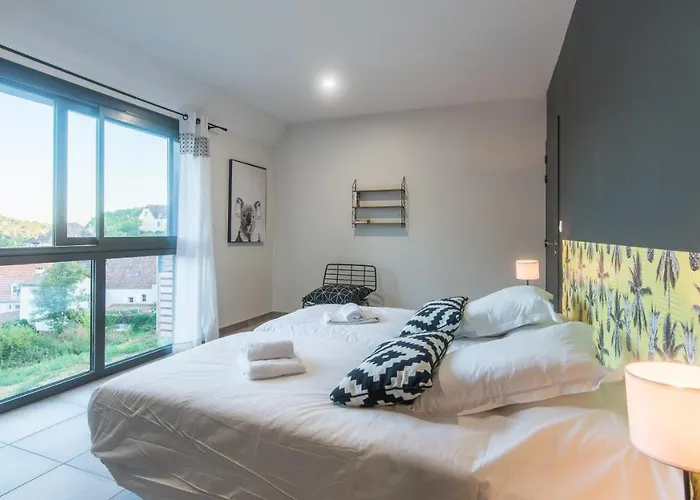 Plein Soleil Avec Jacuzzi Privatif Et Parking Prive Sarlat-la-Caneda